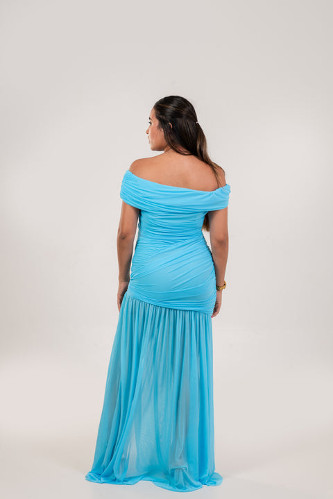 Vestido maxi celeste con abertura lateral