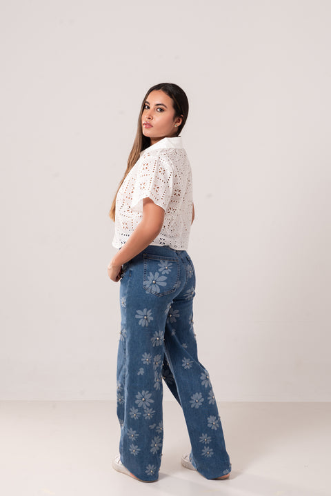 Jean denim floral con cinturón
