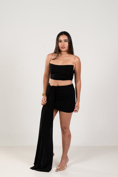 Conjunto elegante negro top y falda cintura alta